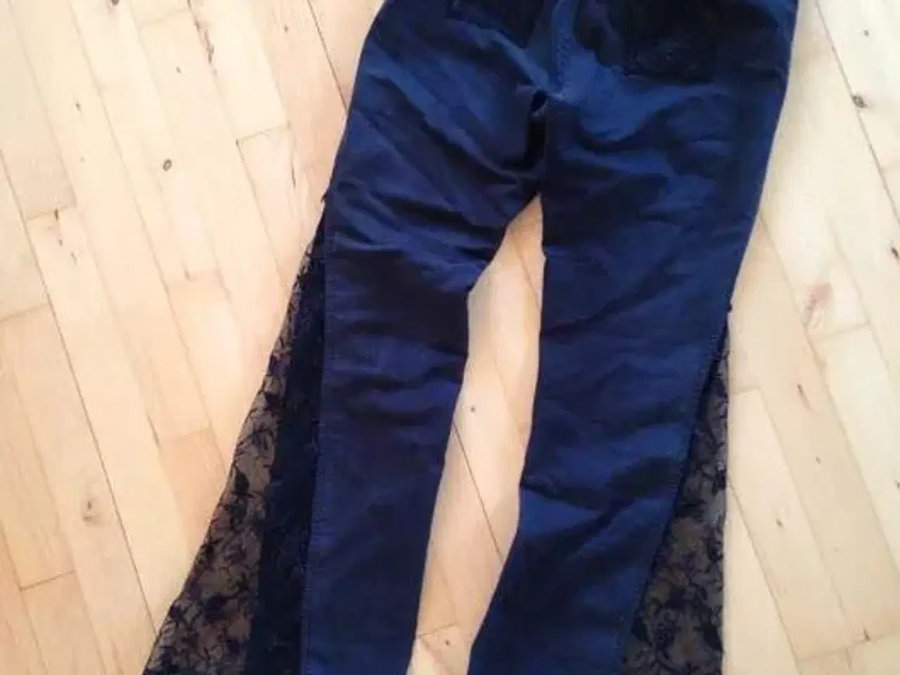 Billede 6 - JEGGINS # JEANS # Re-design med blonder