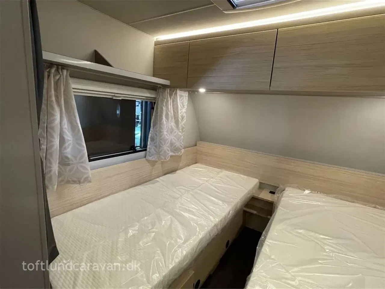 Billede 8 - 2025 - Weinsberg CaraCito 470 EU E-Power   LAV VÆGT. FULDELEKTRISK campingvogn med enkeltsenge. EGENVÆGT KUN 955 KG !!