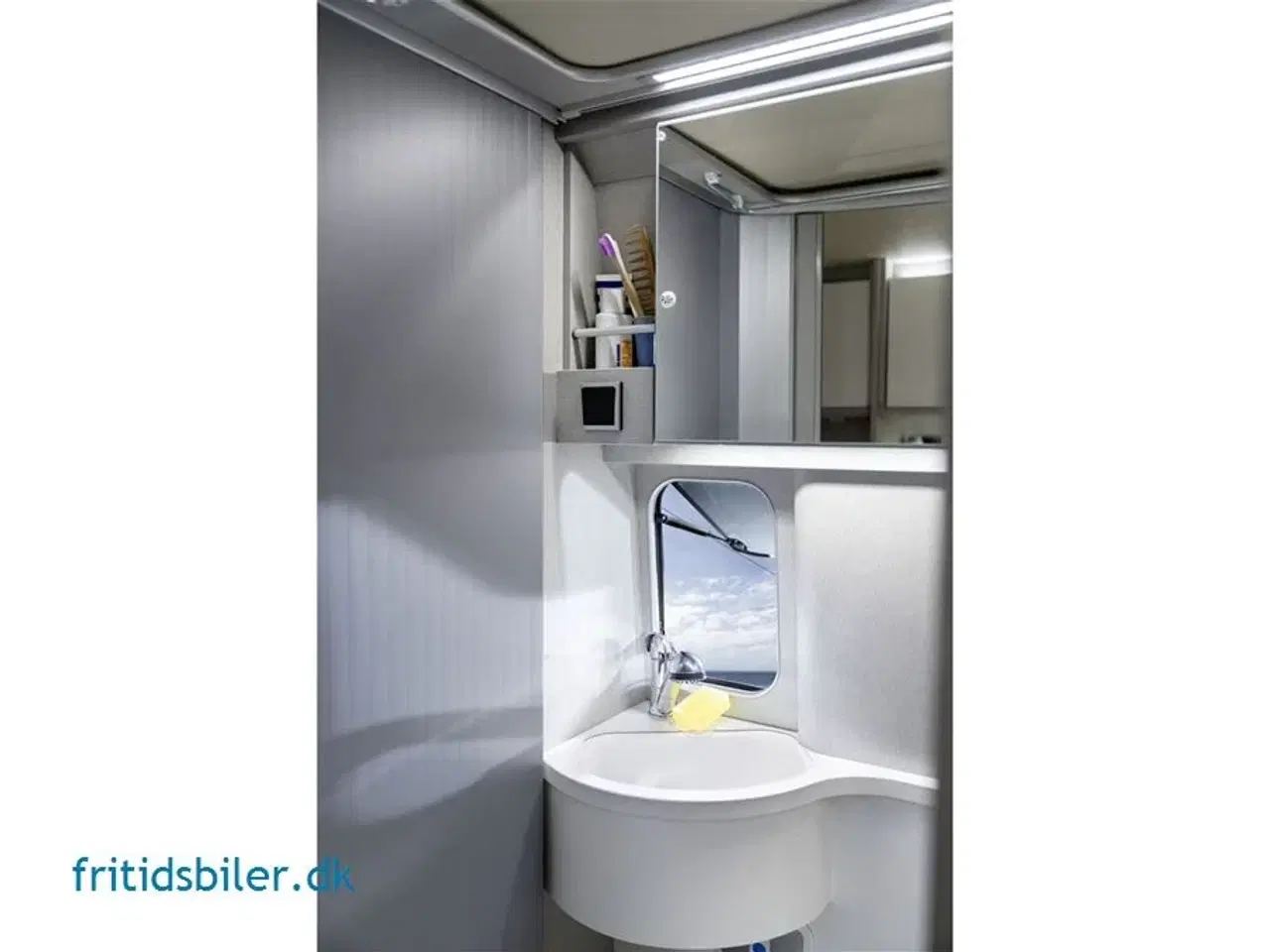 Billede 23 - 2024 - Hymer Free 602   Campervan Free 602 Kompakt kvalitetscamper fra Hymer M/ enkeltsenge