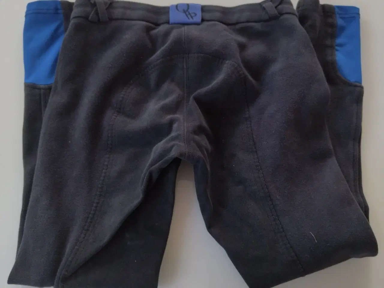 Billede 1 - Billigt ridetøj str. 8-10 år.