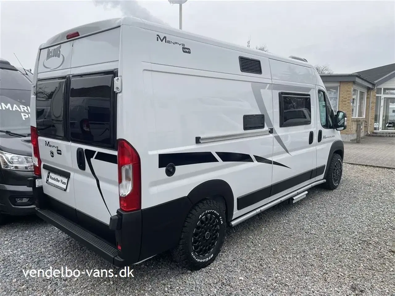 Billede 2 - 2023 - McLouis Menfys Van 03 S-Line   Wild-Life Edition og kun 5,99 m lang med dobbeltseng i bag