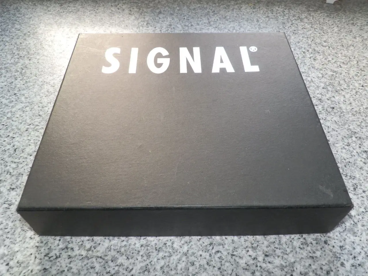 Billede 8 - Nyt halstørklæde fra SIGNAL i grå/sort