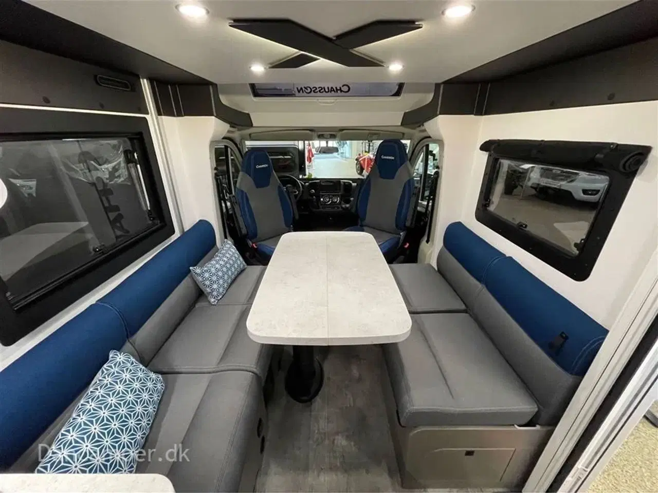 Billede 14 - 2024 - Chausson X550   Top moderne kvalitets-autocamper. Med stor Lounge og siddegruppe, sænkeseng,