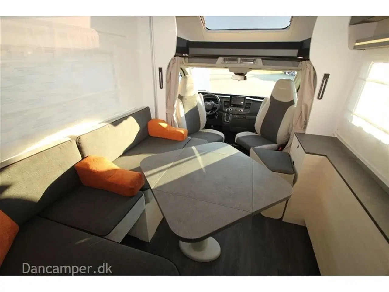 Billede 9 - 2023 - Chausson 660 Titanium ULTIMATE   Chausson 660 Titanium ULTIMATE - 170 HK og 6 trins automatgear. Designet vundet den Europæiske innovationspris.