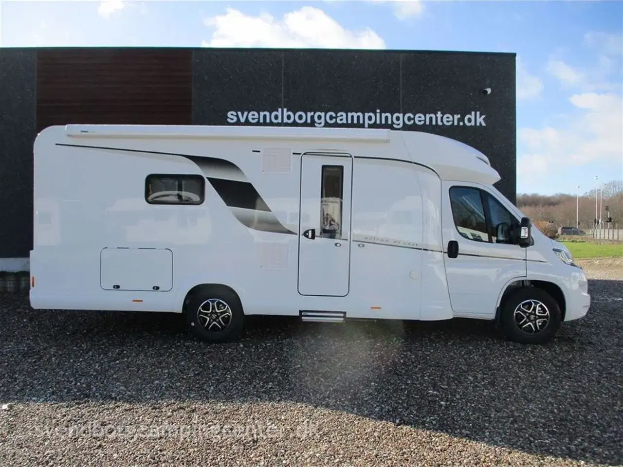 Billede 2 - 2024 - Hobby Optima De Luxe T70 F aut.   Bemærk: Sidste chance får at få denne model på 3500 kg ( lille kørekort ) fremover er det 4400 kg  i totalvægt. Spar kr.58.198.-