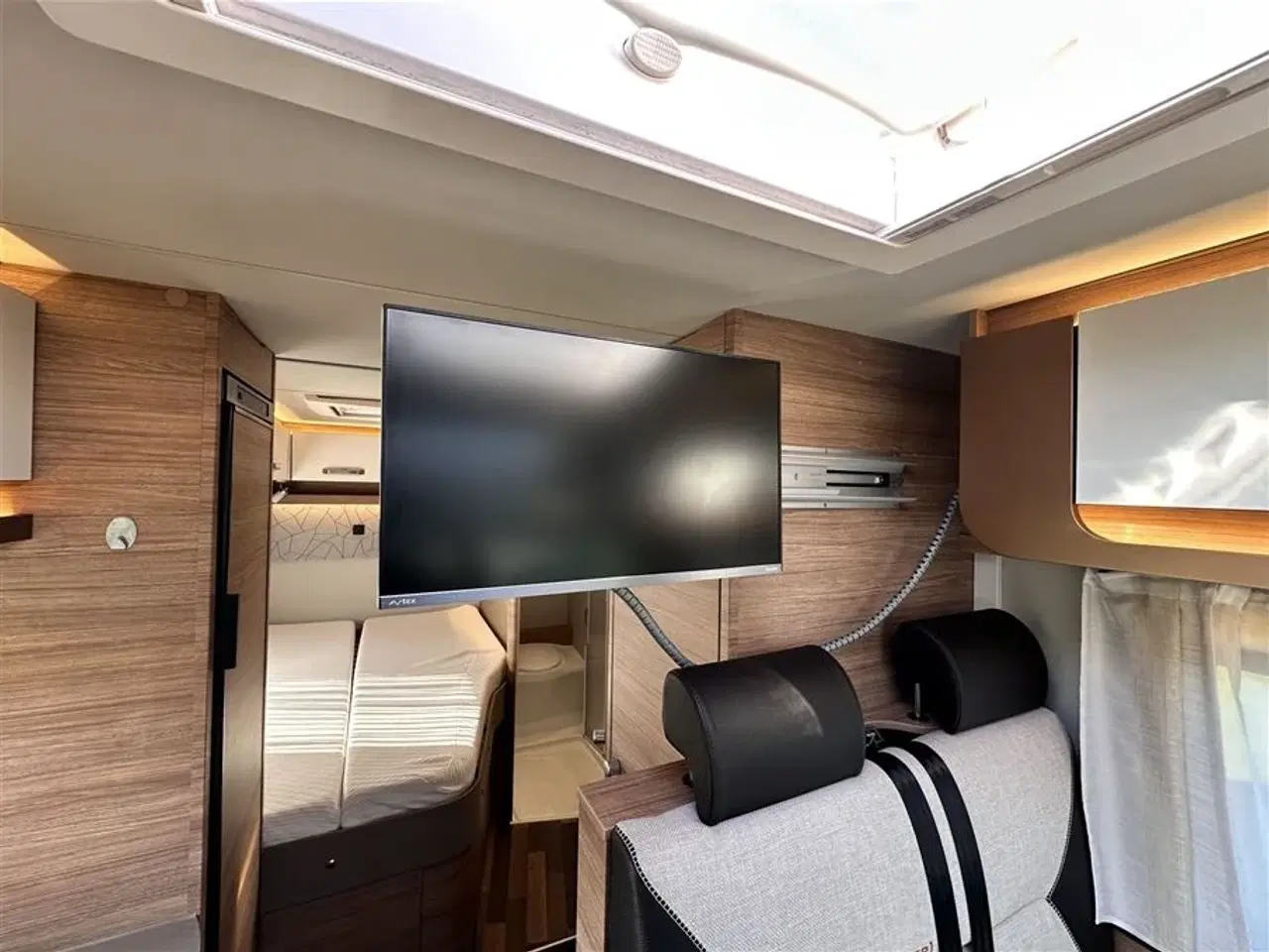 Billede 3 - 2021 - Weinsberg CaraCompact 600 MF "Pepper Edition"   Kompakt autocamper med Automat gear