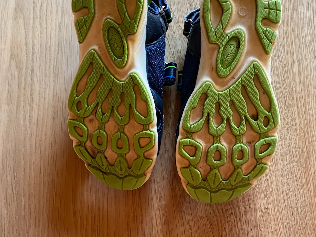 Billede 3 - Sandaler  zigzag og pony 