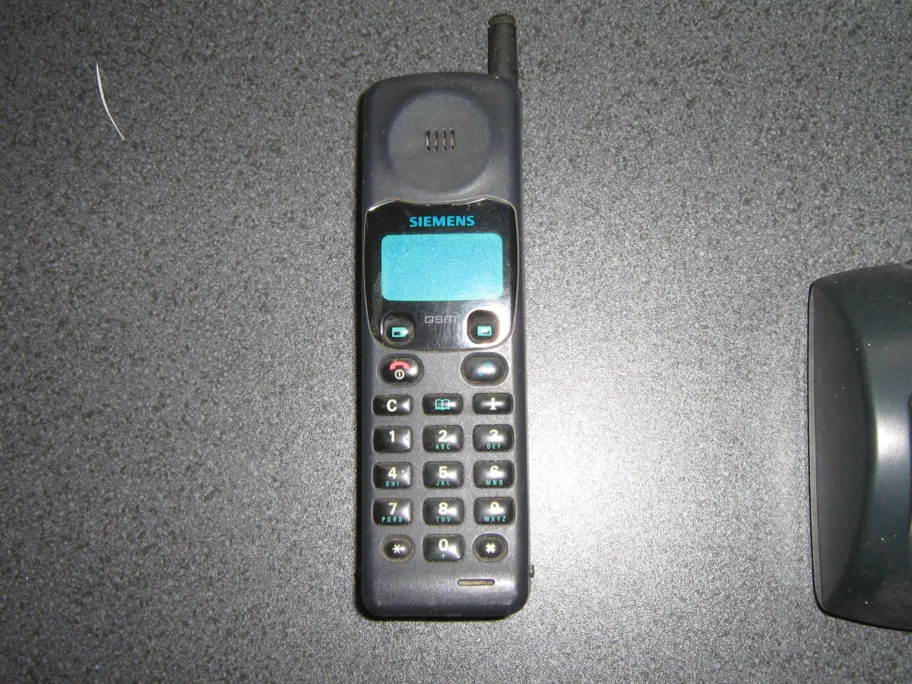 Billede 1 - Gl Mobiltelefon