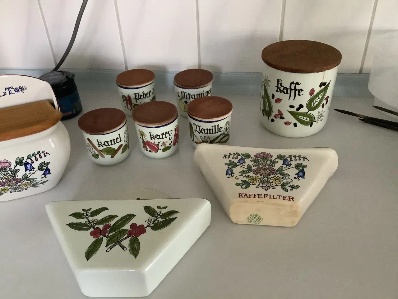 Billede 1 - Krydderi krukker mm