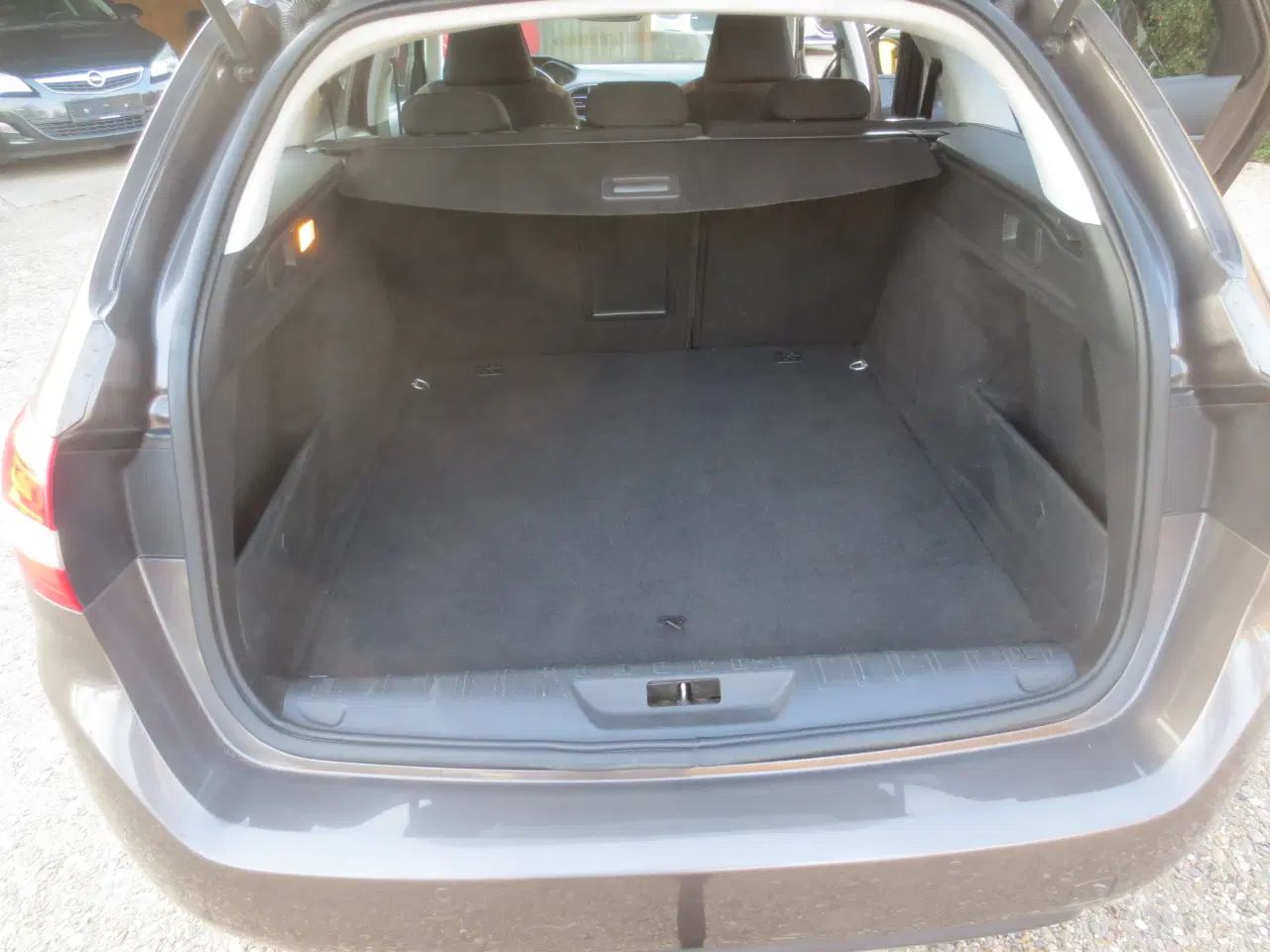Billede 12 - Peugeot 308 1.6 Blue HDi Stc år 2016. 