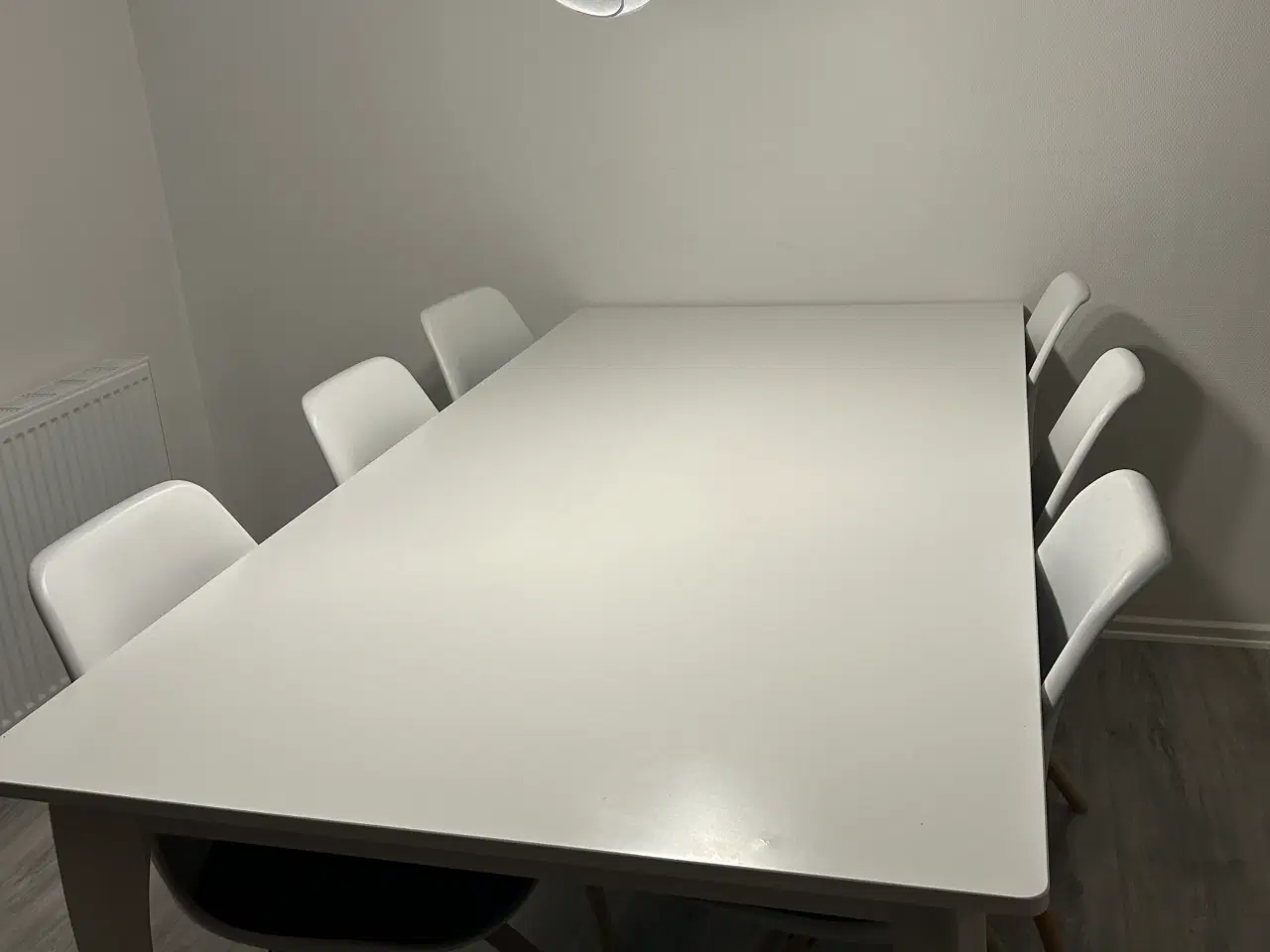 Billede 8 - Spisebord i hvid 
