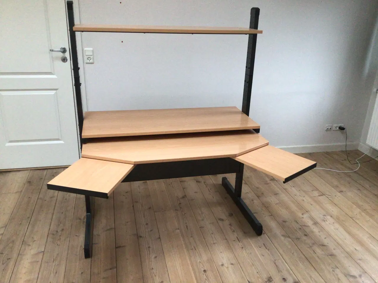 Billede 2 - Computerbord, PC bord