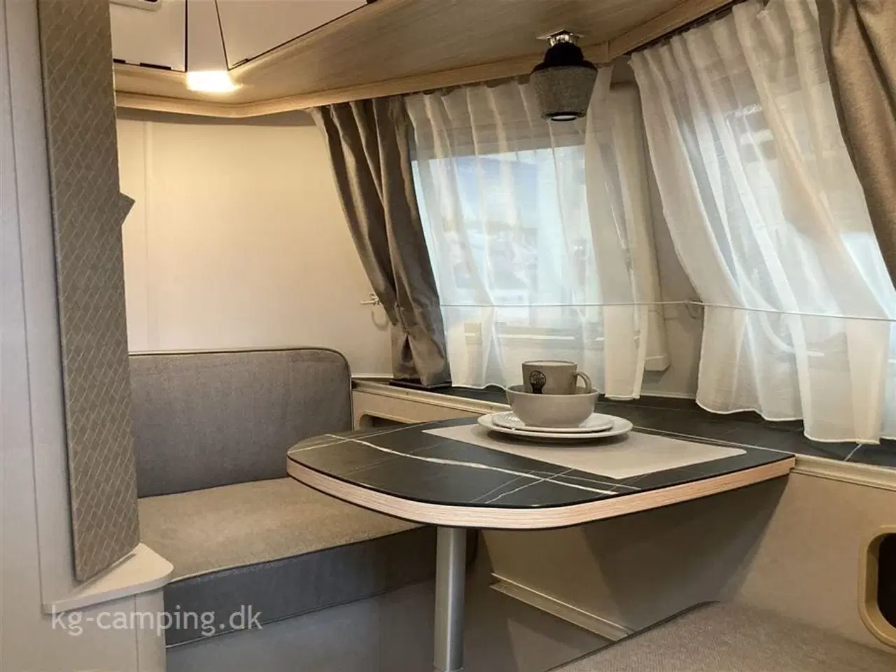 Billede 8 - 2023 - Eriba Touring 542 Urban   Populær rejsevogn - Urban Edition. Spækket med ekstraudstyr!