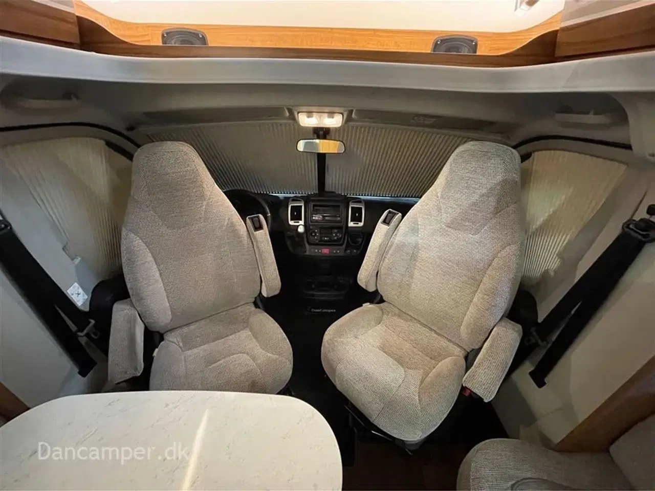 Billede 25 - 2020 - Hymer Tramp CL 698   Fiat Hymer T 698 CL QB, interiør med look af kirsebærtræ, flot, 150 Hk og automatgear. Kun kørt 9.700 km