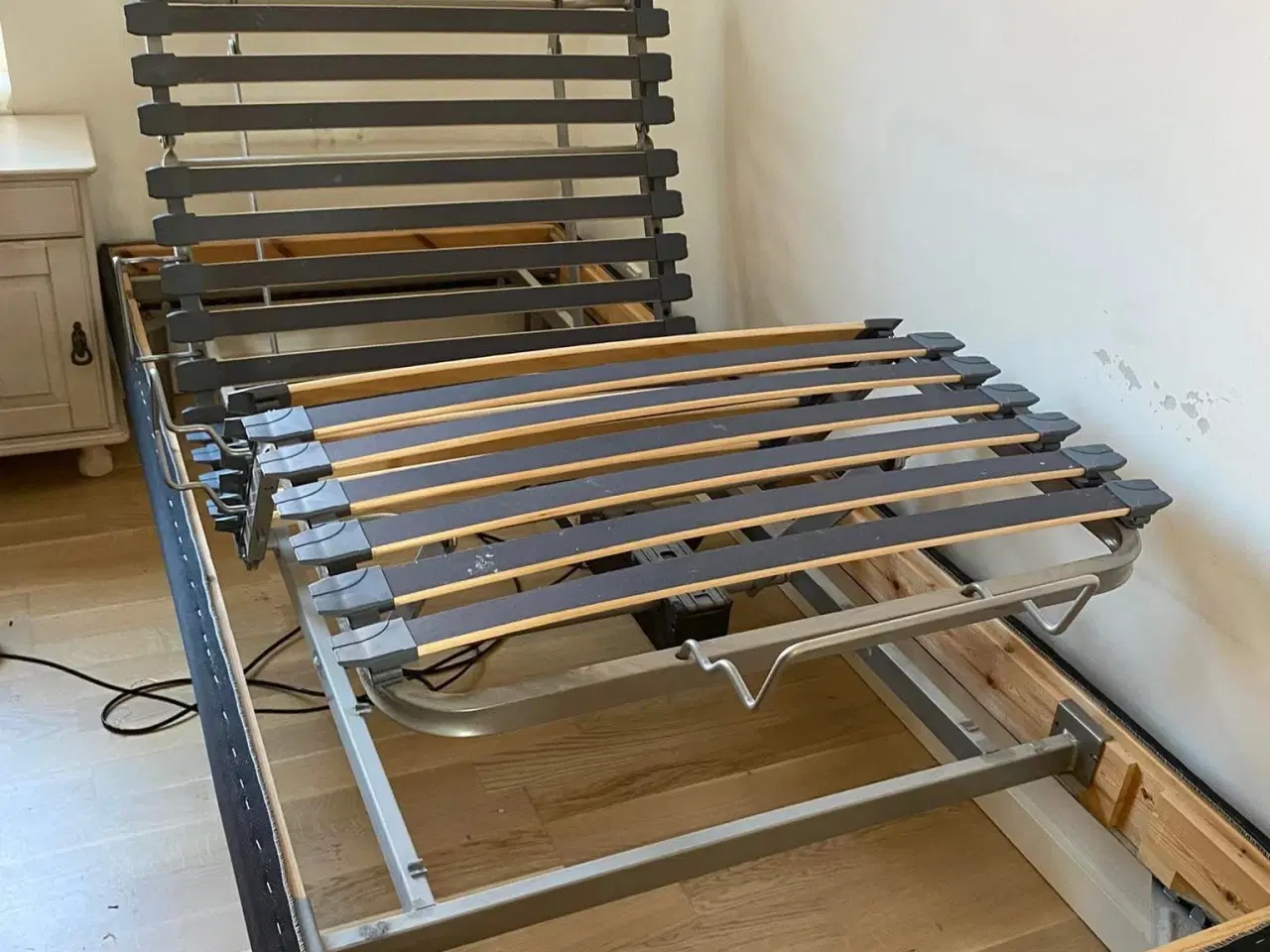 Billede 3 - Elevationsseng med Tempurmadras