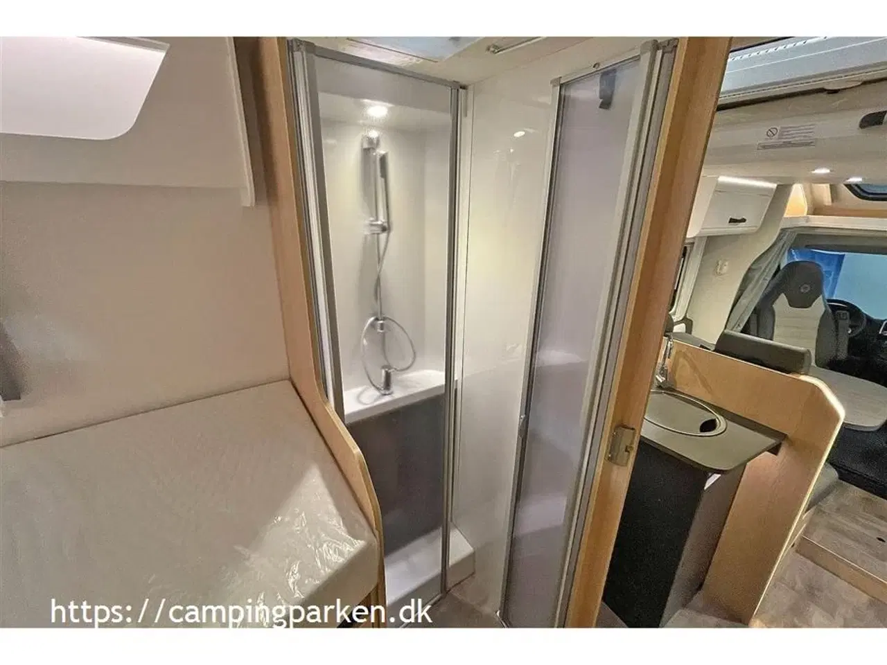 Billede 9 - 2024 - SunLight T 68 Adv. Edi. - Aut. gear   Udlejes: Ny autocamper med enkeltsenge, hæve/sænkeseng og automatgear