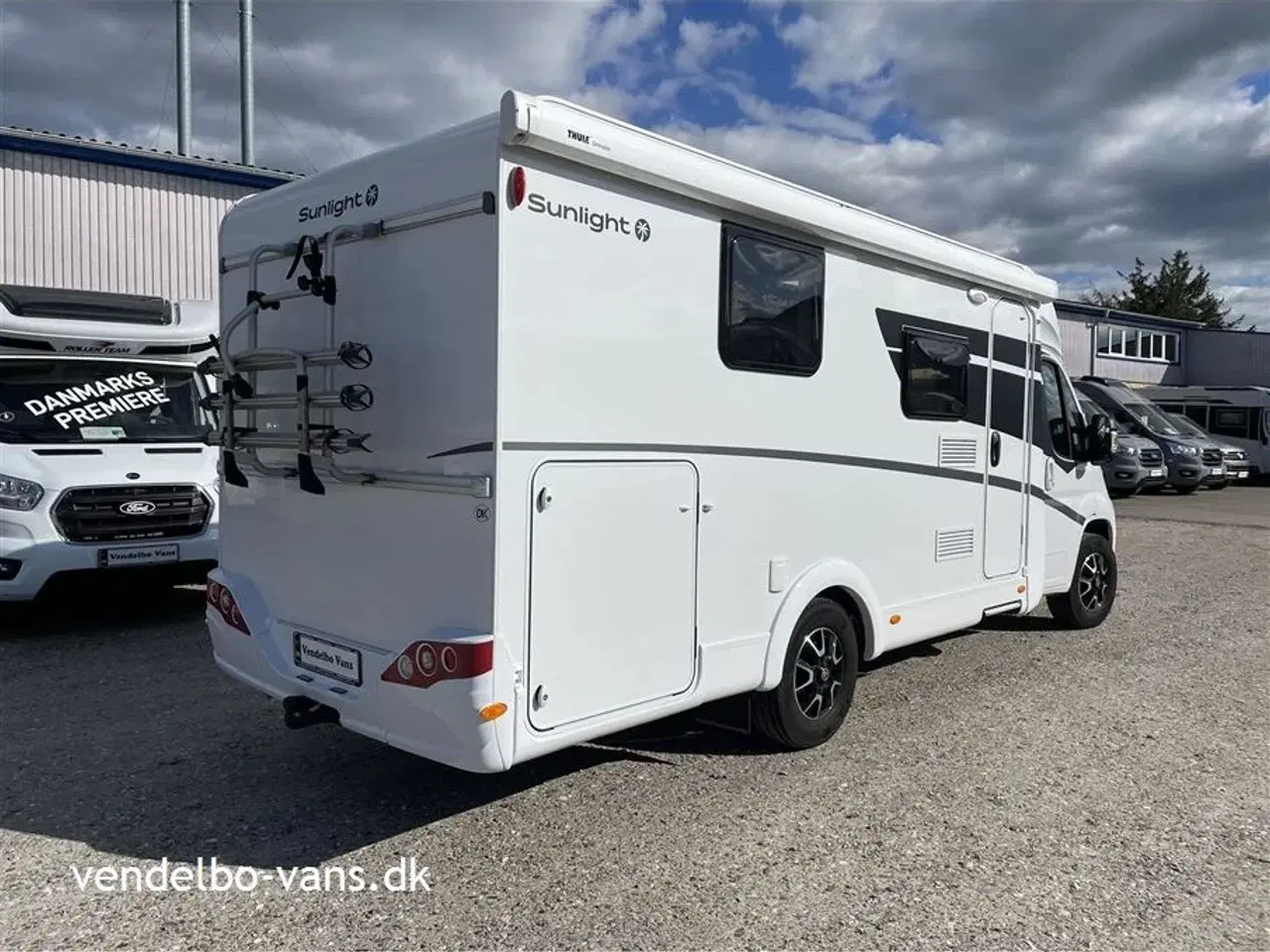 Billede 2 - 2022 - SunLight VAN V69   Fritstående dobbeltseng i bag