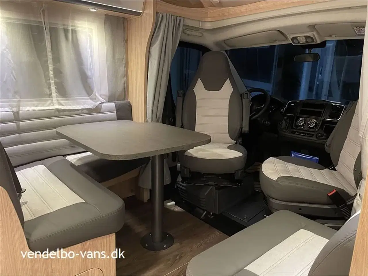 Billede 4 - 2022 - SunLight T 68 Adventure Edition   Enkeltsenge og stor garage - AUT. GEAR