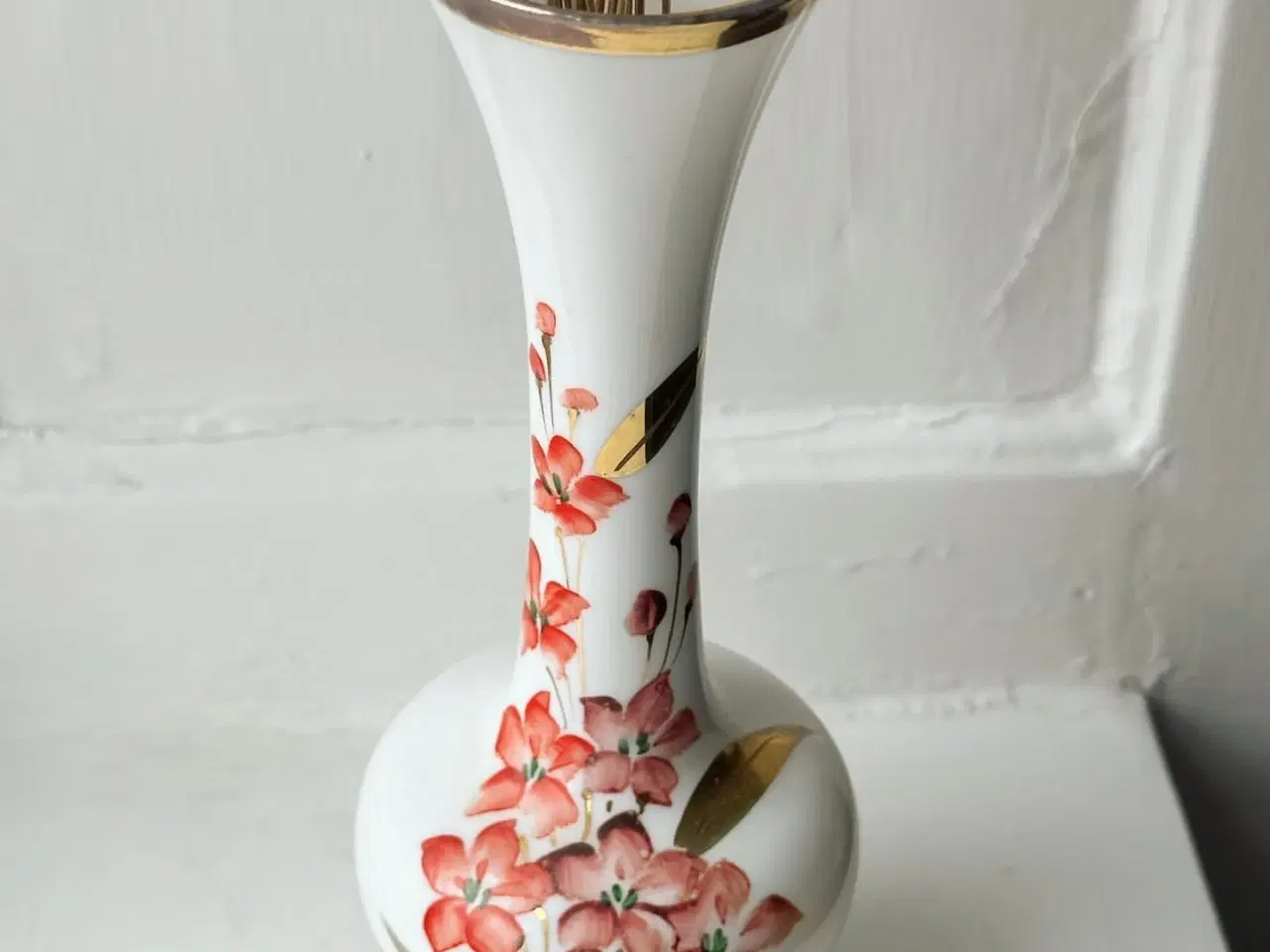 Billede 2 - Opalineglas m blomster og guld
