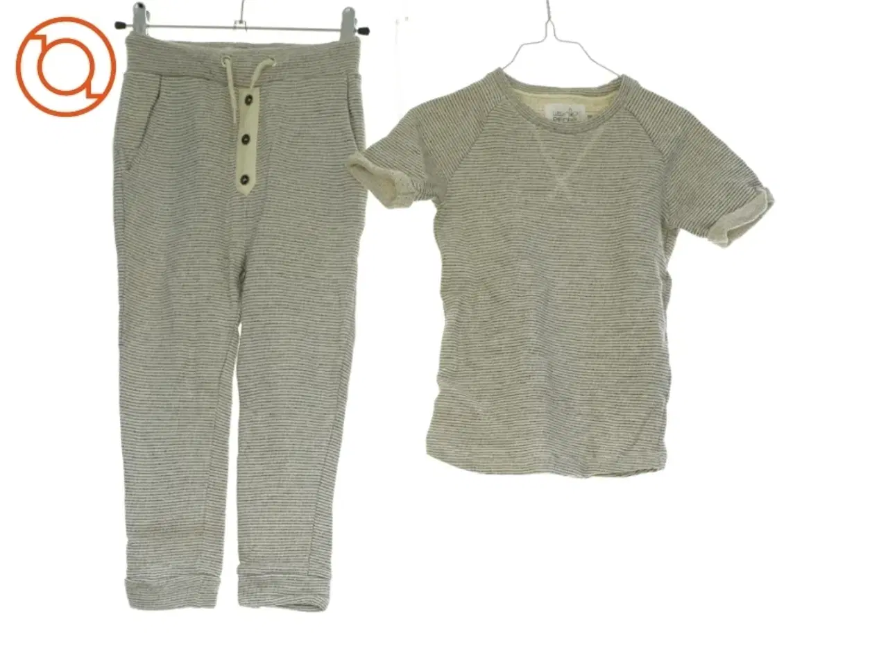 Billede 1 - Børnetøjs sæt fra Little pieces (str. 116 cm)
