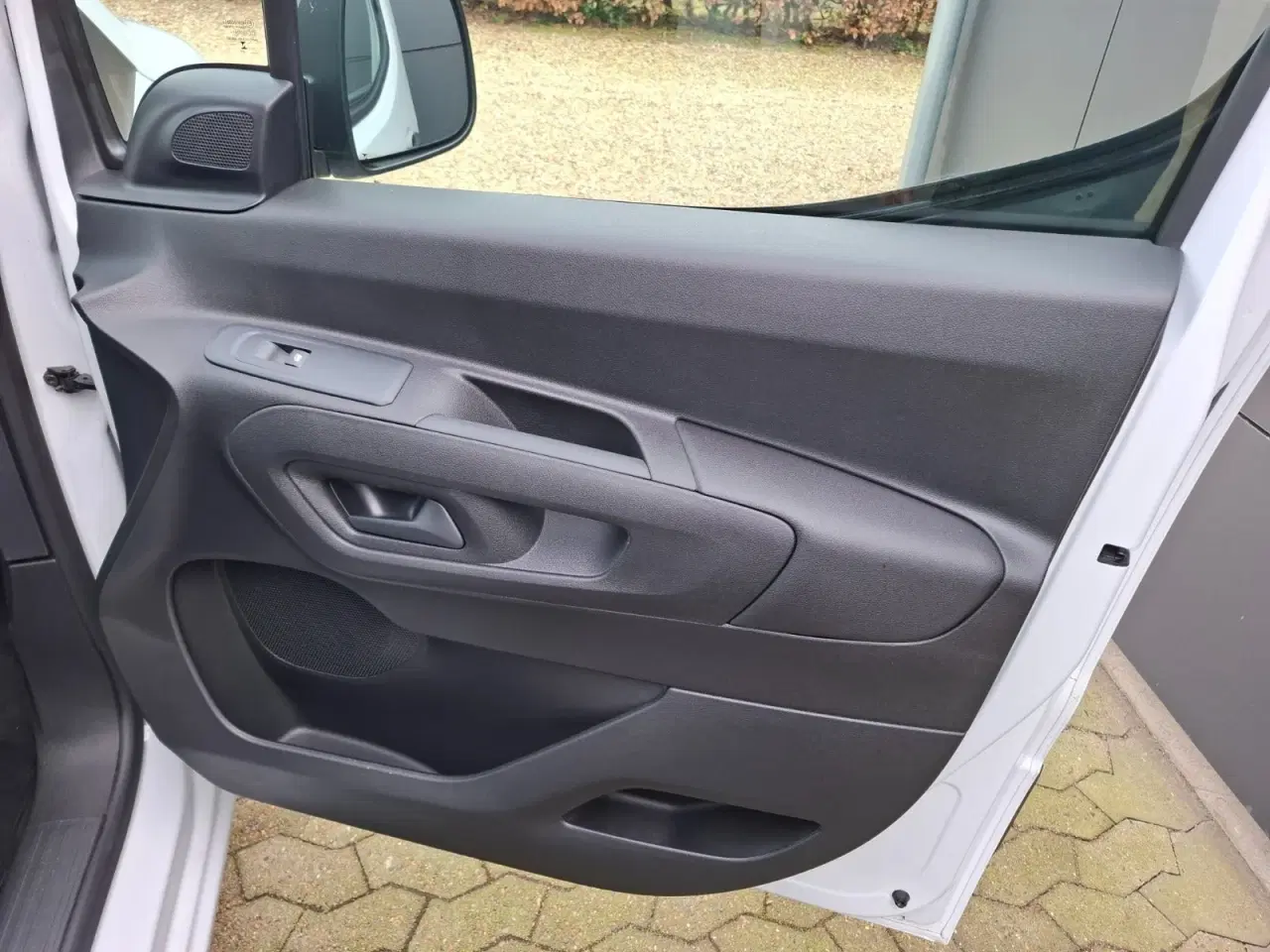 Billede 5 - Peugeot e-Partner 50 L1V2 Plus Van