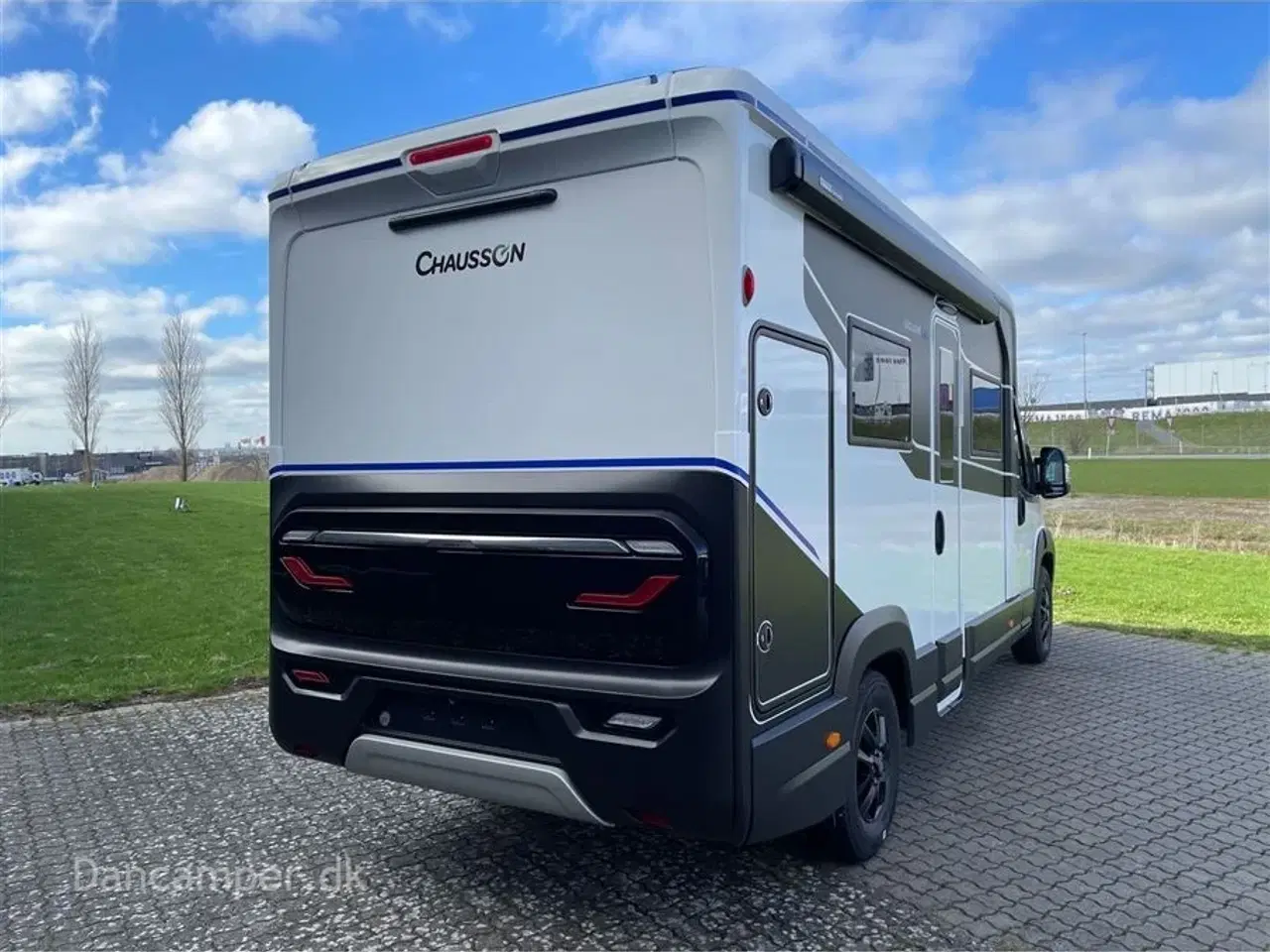 Billede 2 - 2024 - Chausson X650 Exclusive line   Unik cross-over model! Camper med stor Lounge og siddegruppe, sænkeseng, stor garage, Artic-, Connect-, Tilbehørs- og Safetypakke,