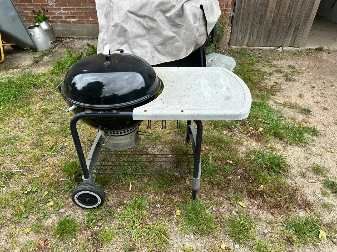 Billede 2 - Webergrill med bord ø57