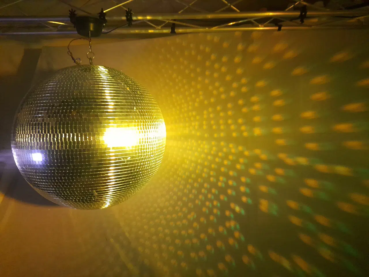 Billede 15 - Udlejes – 50cm. DISCOKUGLE, SPEJLKUGLE, MIRRORBALL
