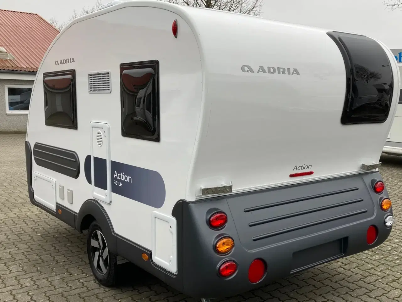Billede 2 - Adria Action 361 LH - udstillingsvogn