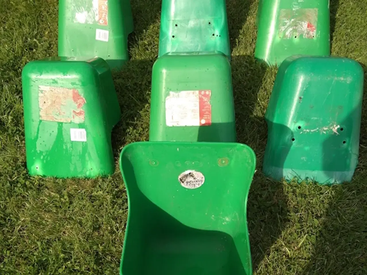 Billede 2 - 8 stk trug til køer og heste – 11 ltr
