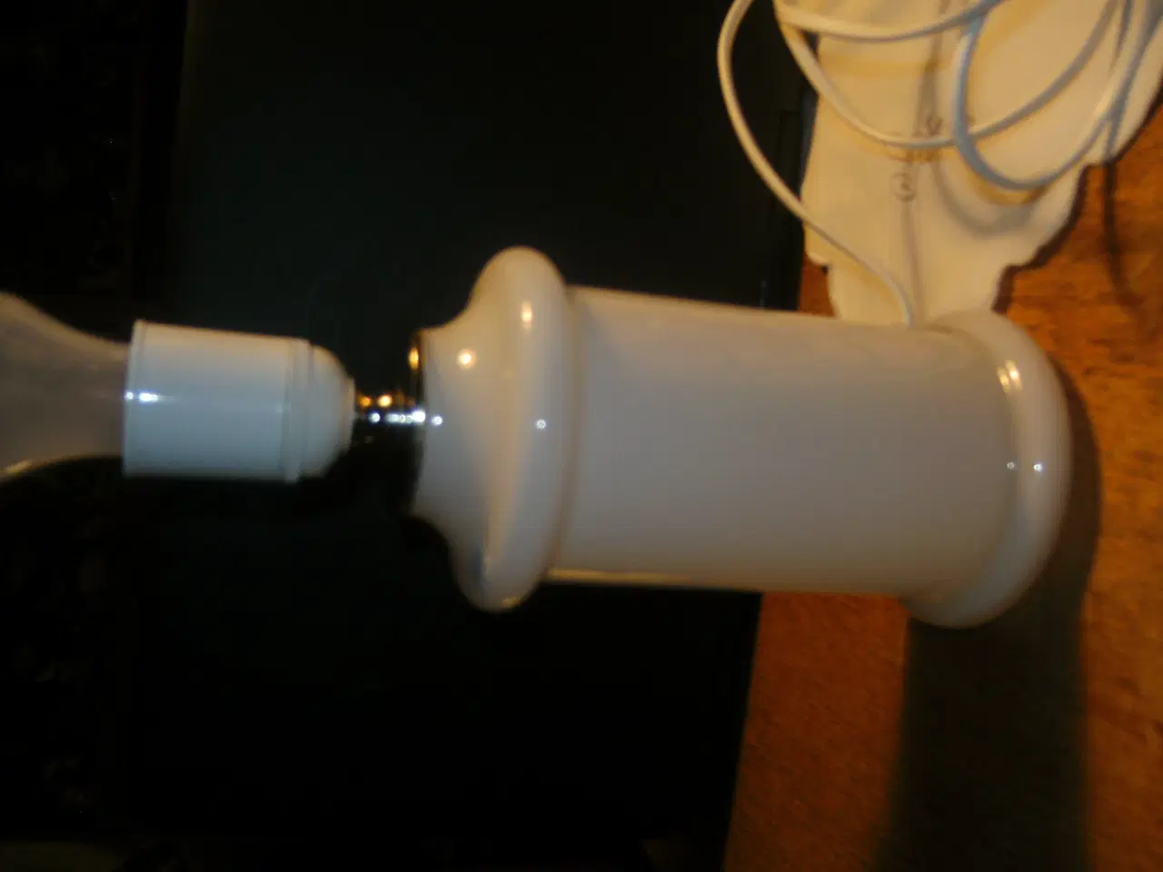 Billede 1 - Hvid Opaline Bordlampe