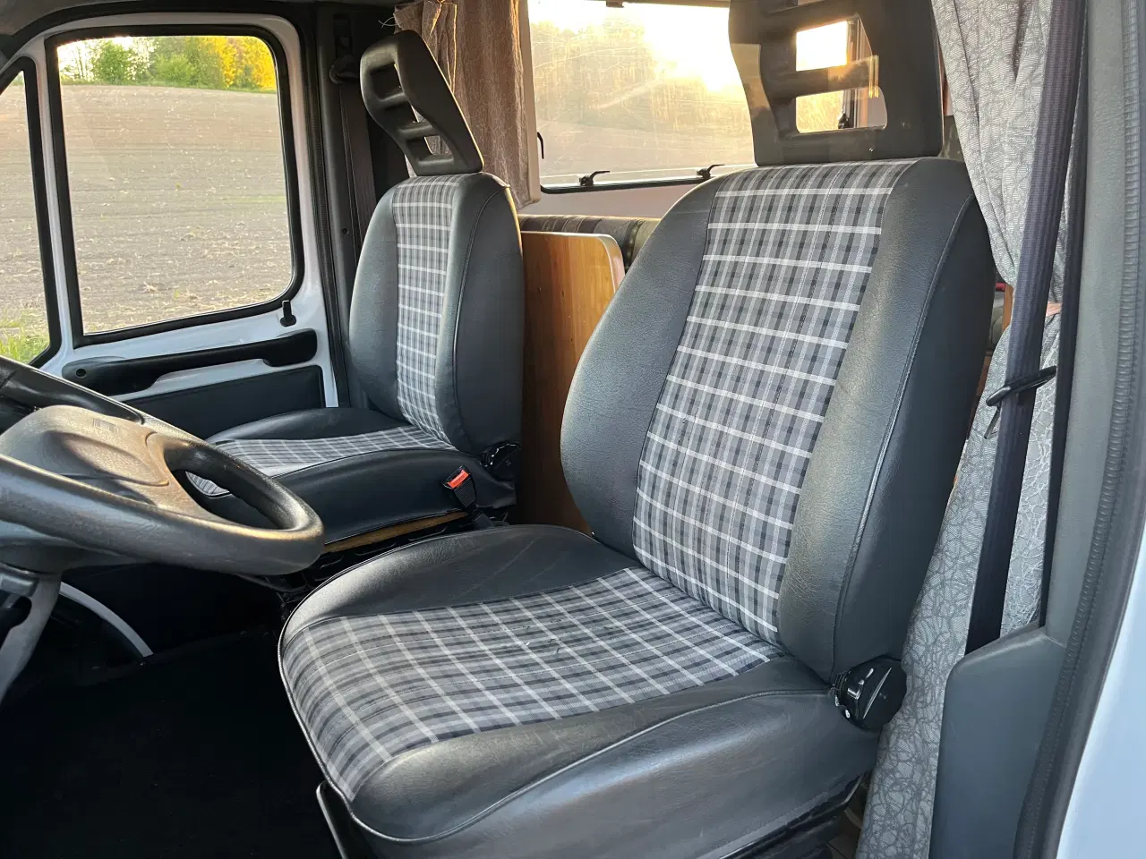 Billede 3 - Nedsat pris! Nysynet og velholdt autocamper