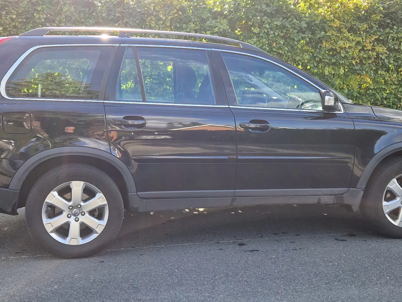 Billede 4 - Volvo XC90 2,5 D5 aut. 7-pers. Sort m. sort læder 