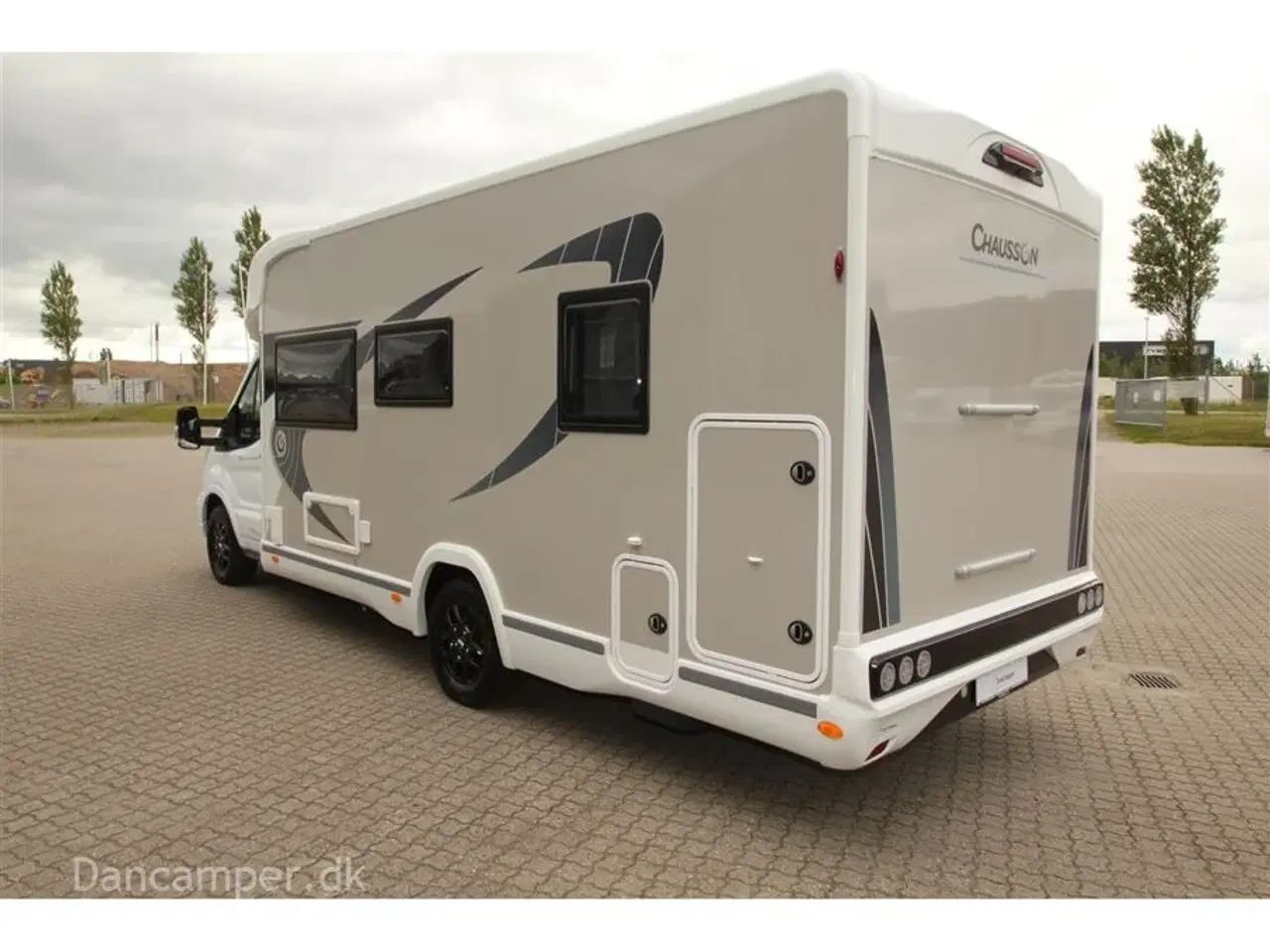 Billede 2 - 2022 - Chausson Titanium 716   FABRIKSNY - Fantastisk delintegreret autocamper med el. sænkbar køjer i bag.og sænkbar dobbeltseng i front, 170 HK og Automatgear