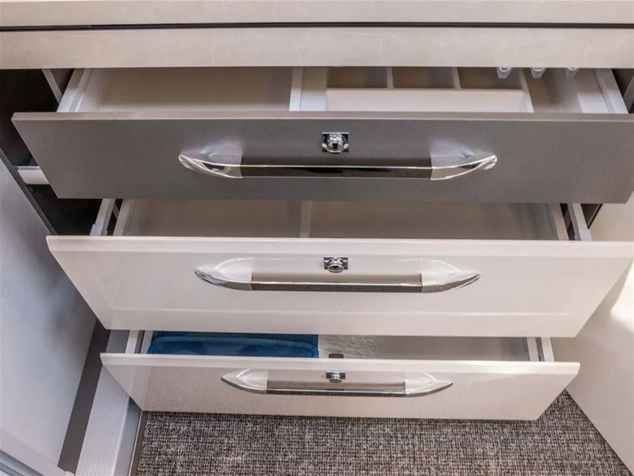 Billede 8 - 2023 - Hobby Excellent 460 SL   Enkeltsengsvogn med fortelt og annex mm.