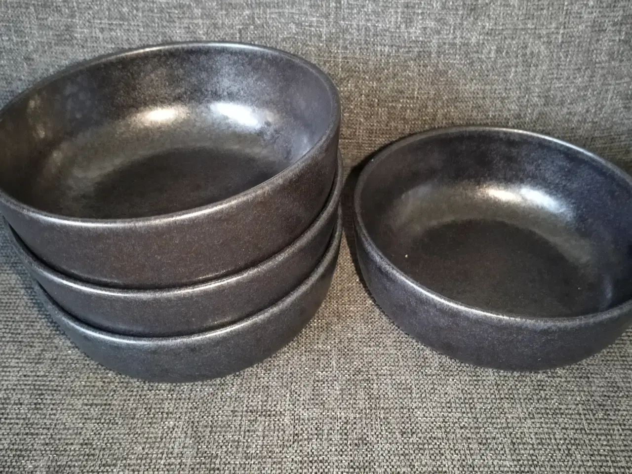 Billede 1 - 4 sorte dybe  keramik skåle 