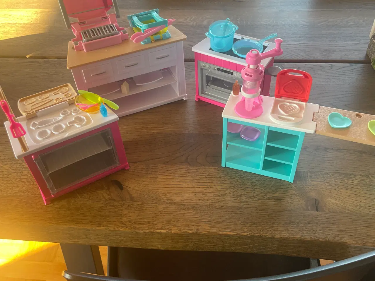 Billede 1 - Barbie køkken 