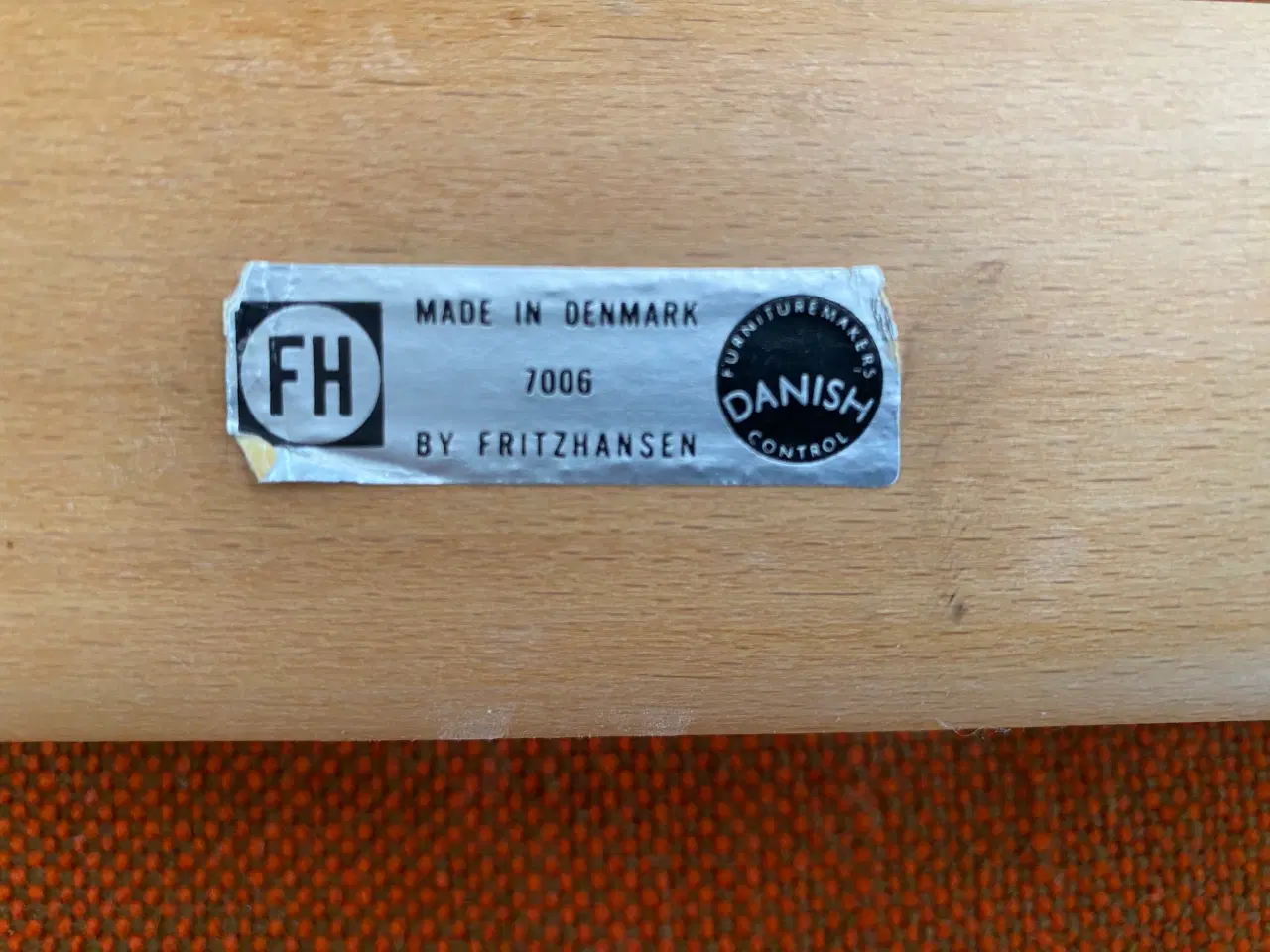 Billede 5 - Fritz Hansen 2 stole og 1 sidebord (Sælges samlet)