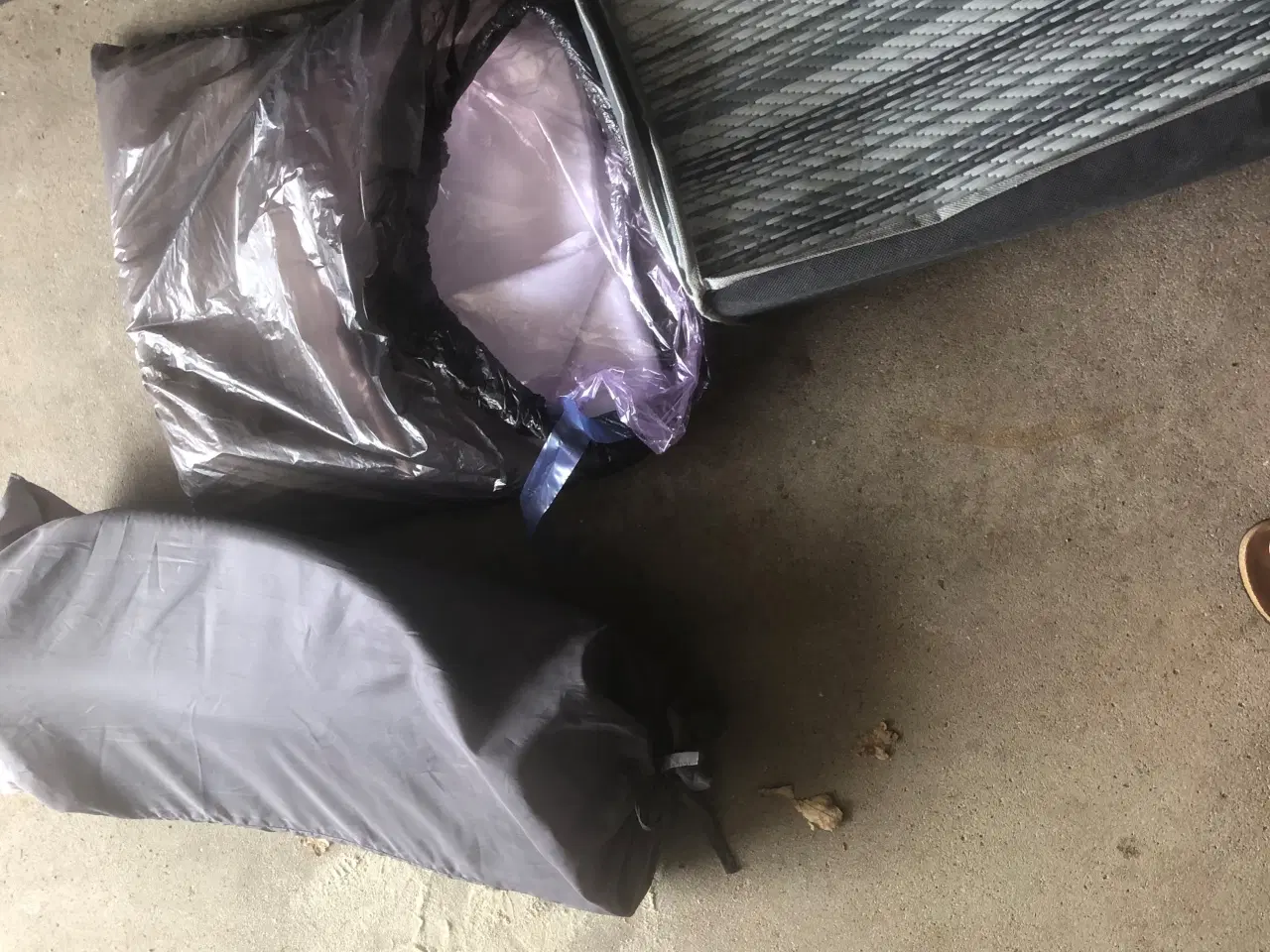 Billede 2 - Gulvtæppe mm til Kampa 400