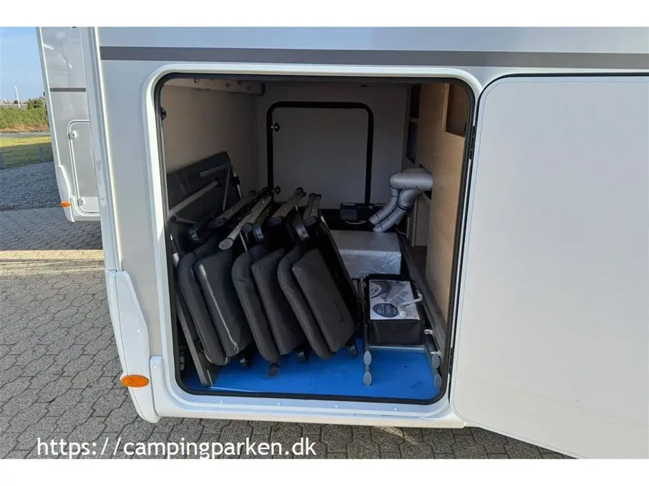 Billede 11 - 2024 - SunLight T 68 Adv. Edi. - Aut. gear   Udlejes: Ny autocamper med enkeltsenge, hæve/sænkeseng og automatgear