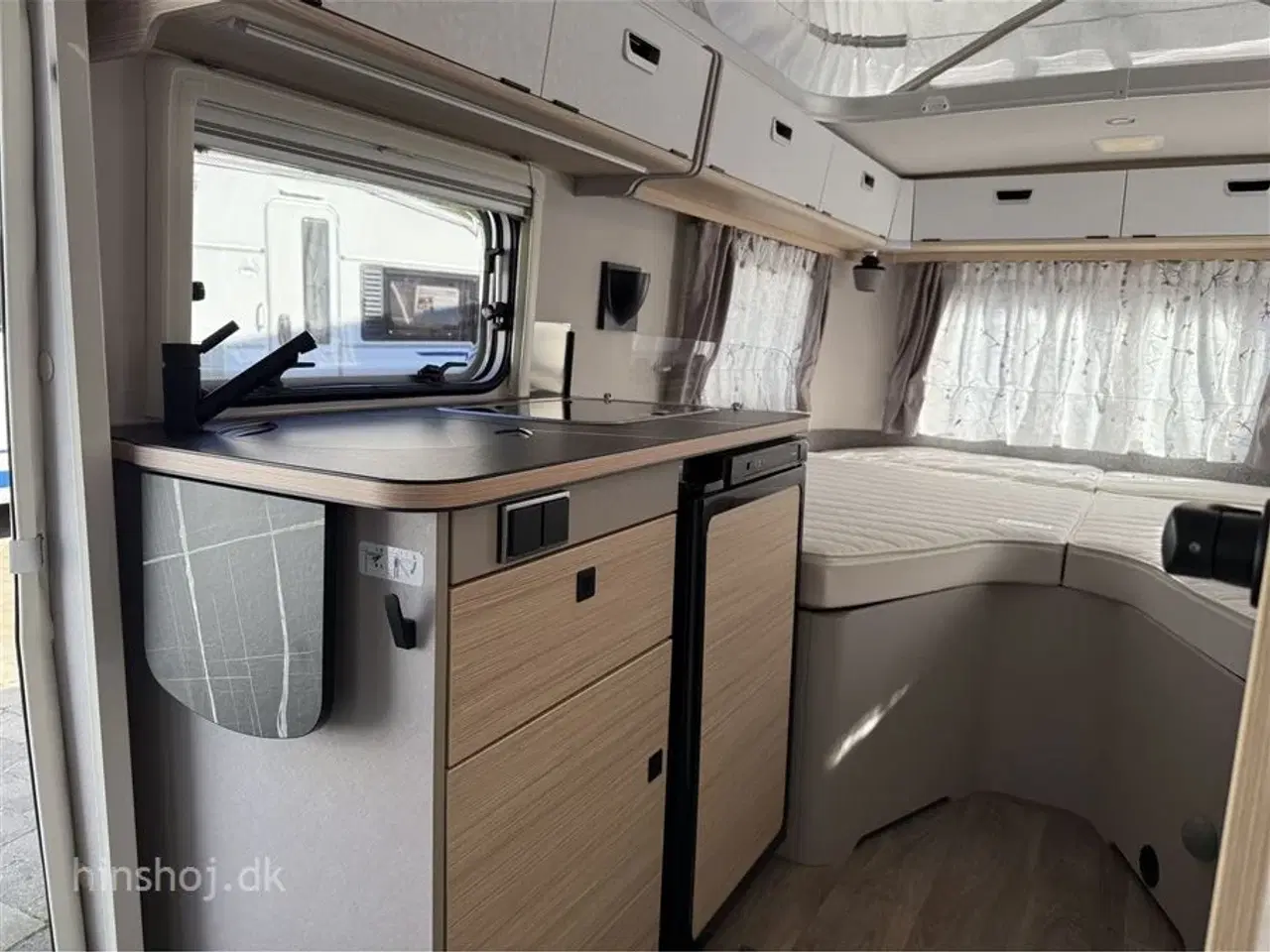 Billede 9 - 2023 - Eriba Touring 542 Urban   Næsten ny Eriba Touring med mover, markise, Isabella Touring telt fra Hinshøj Caravan