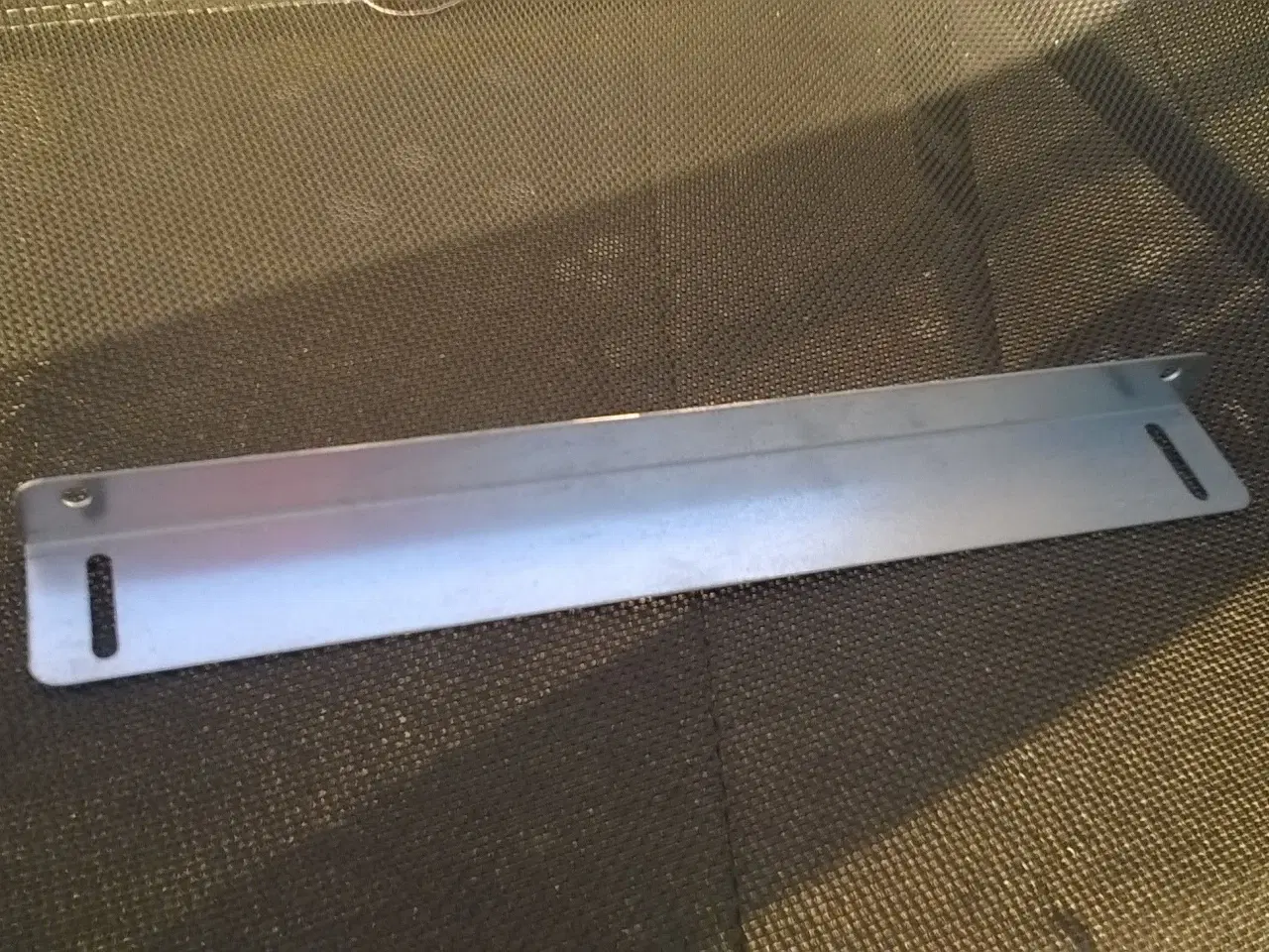 Billede 1 - Vinkelbeslag (Elgalvaniseret)250x30x17x1mm
