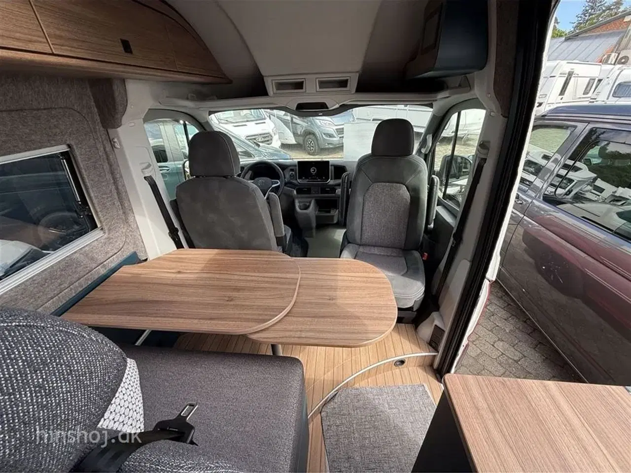 Billede 11 - 2025 - Eriba Car 600 Cherry Red Aut   Ny Facelift Campervan Eriba car bygget på VW hos Hinshøj Caravan.
