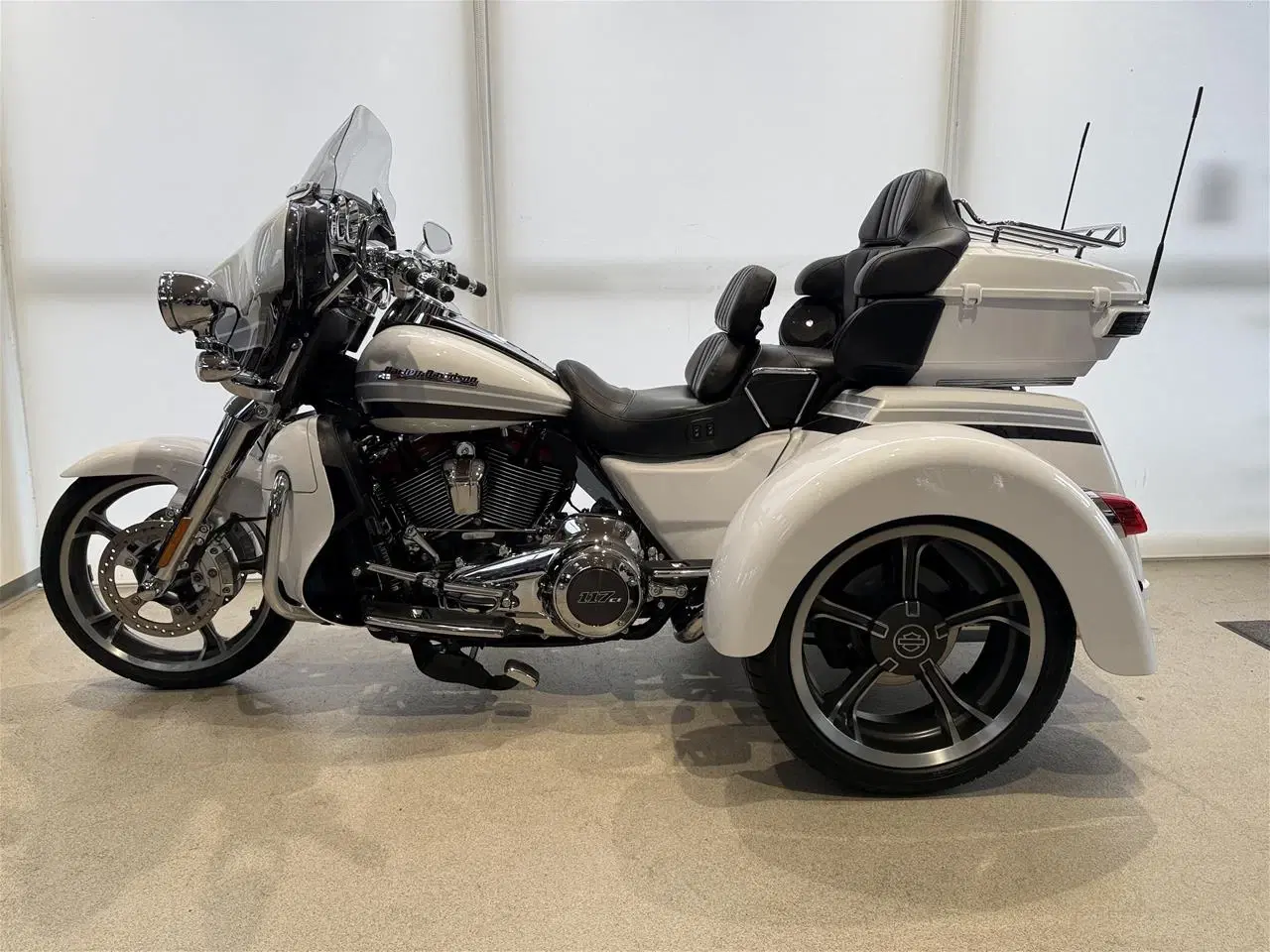 Billede 28 - Harley-Davidson FLHTCUTGSE Tri Glide Ultra CVO 117" Trike