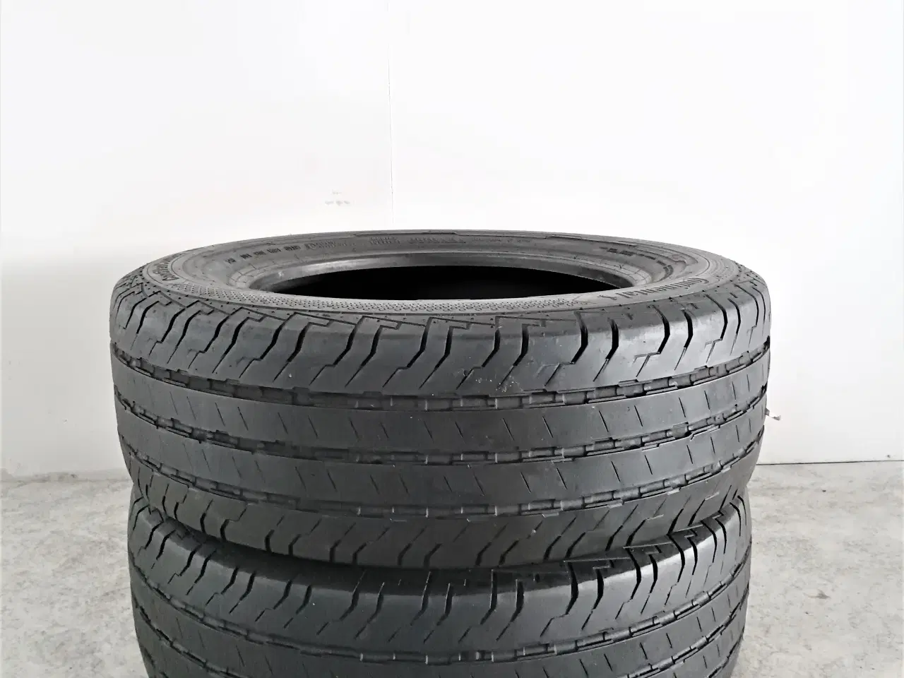 Billede 2 - sommerdæk - 215/65R16C 106/104 Continental (2stk)