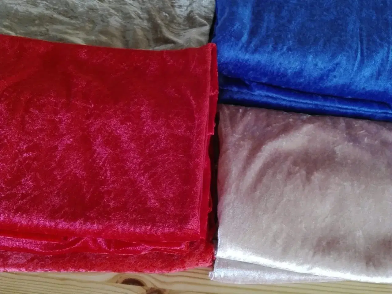 Billede 3 - Nervøs velour