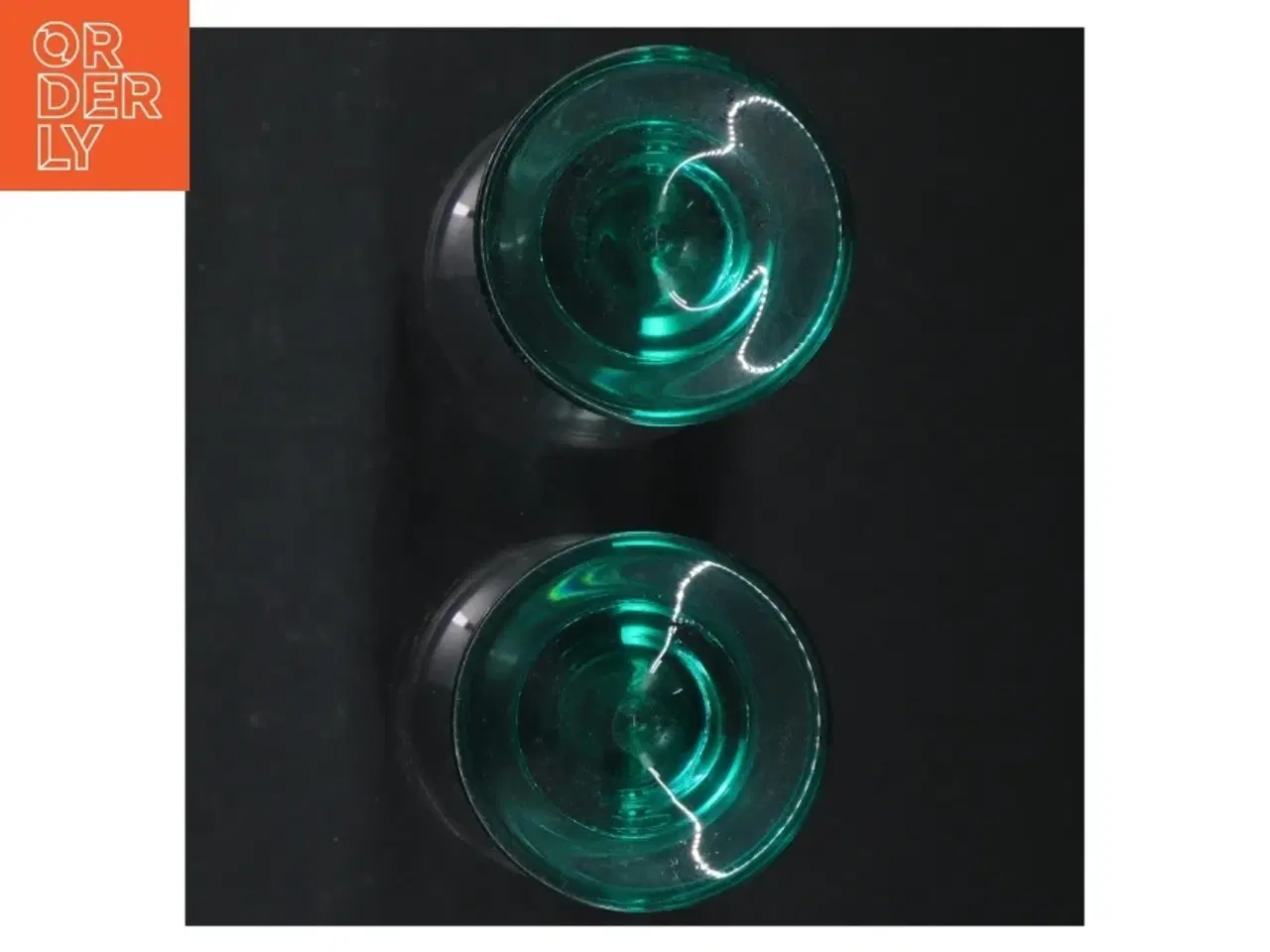 Billede 4 - Genbrugsglas med grøn bund (str. H. 16 cm)