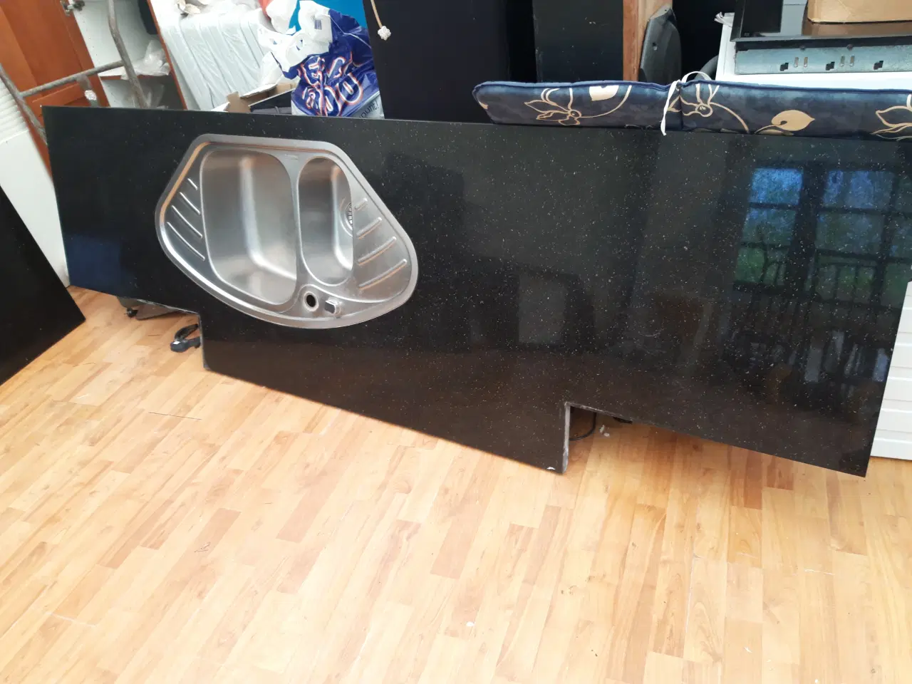 Billede 1 - Flotte Black granit bordplader.samlet pris 2200 kr