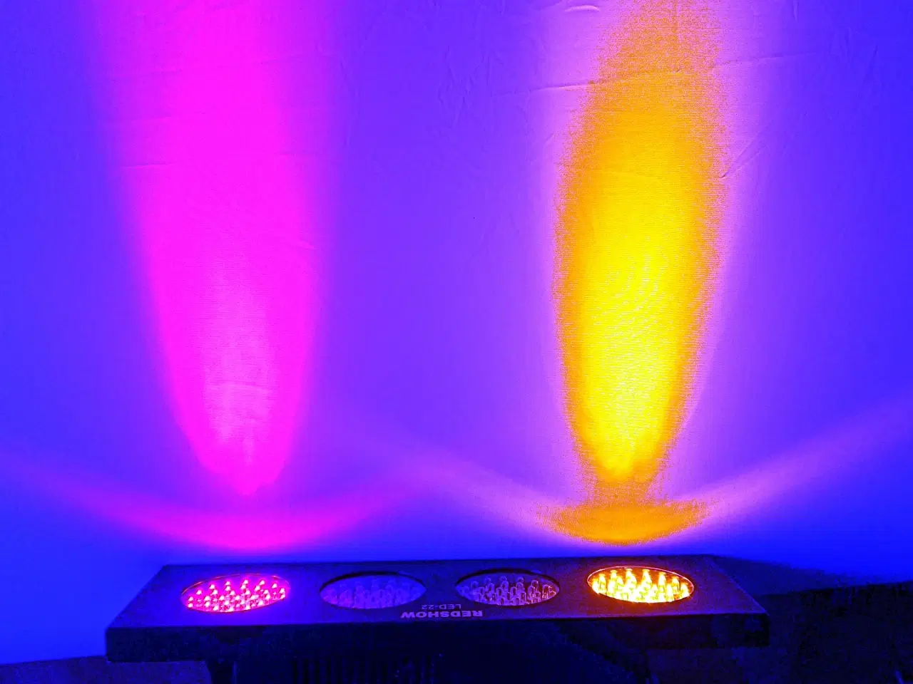 Billede 3 - Udlejes - 4 i en DISKOLYS, REDSHOW LED-22 10W.