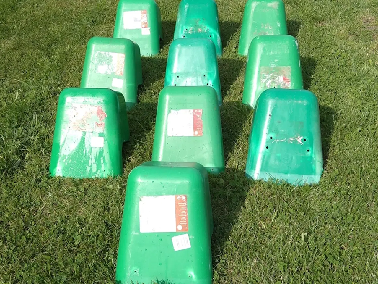Billede 1 - 8 stk trug til køer og heste – 11 ltr